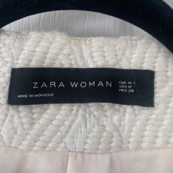Zara Women's button up jacket / blazer. Quarter length flare sleeve size‎ M - Picture 2 of 10